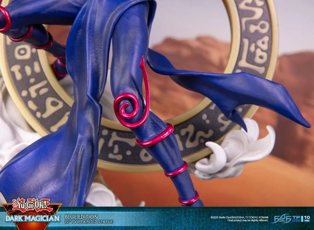 Figure | Yu-Gi-Oh! | Dark Magician | Dark Horse Comics Figure Dark Horse Comics