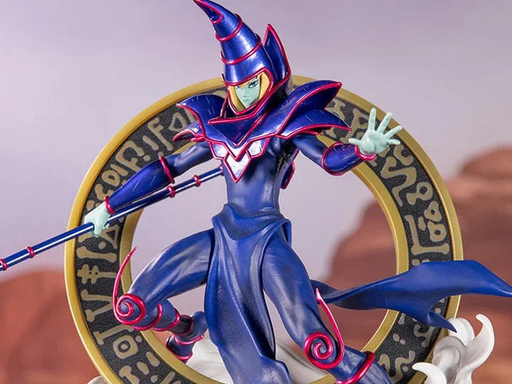 Figure | Yu-Gi-Oh! | Dark Magician | Dark Horse Comics Figure Dark Horse Comics