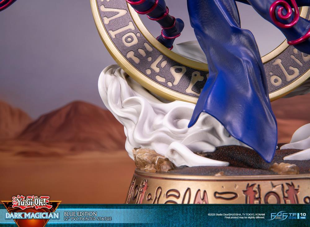 Figure | Yu-Gi-Oh! | Dark Magician | Dark Horse Comics Figure Dark Horse Comics