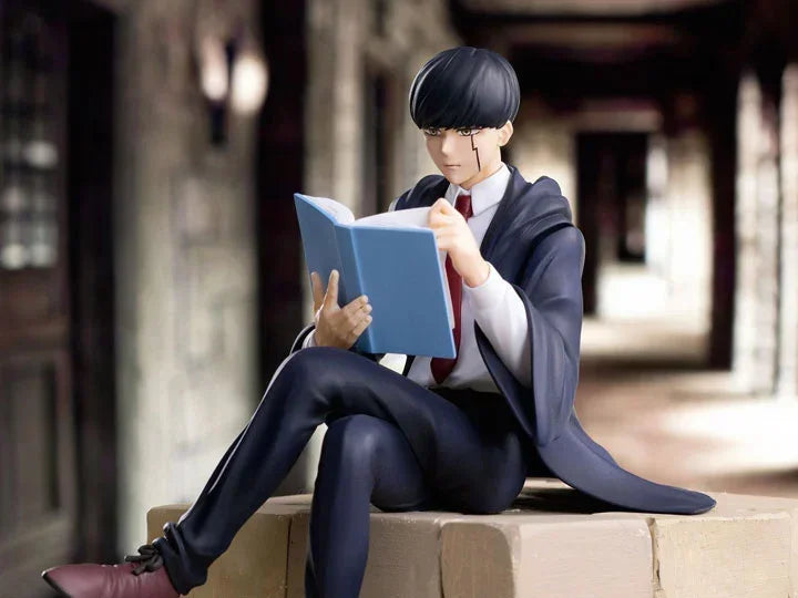 Figure | Mashle: Magic and Muscles | Mash Burnedead | Banpresto Perching Figure Banpresto
