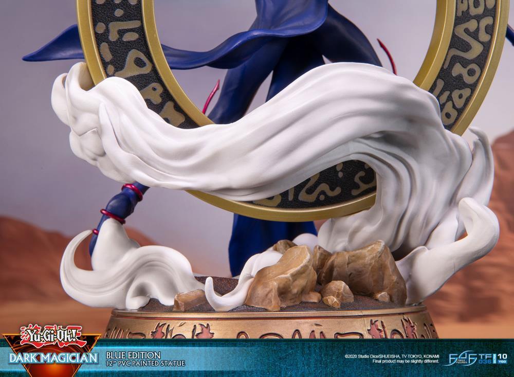 Figure | Yu-Gi-Oh! | Dark Magician | Dark Horse Comics Figure Dark Horse Comics