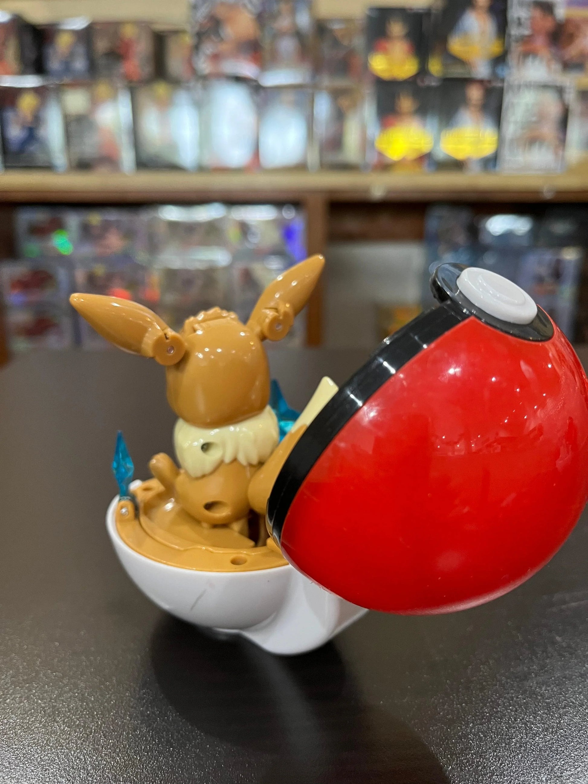 Pokémon | Poké Ball | Pop-Up Figure | Eevee Pokeball Anime Island CA